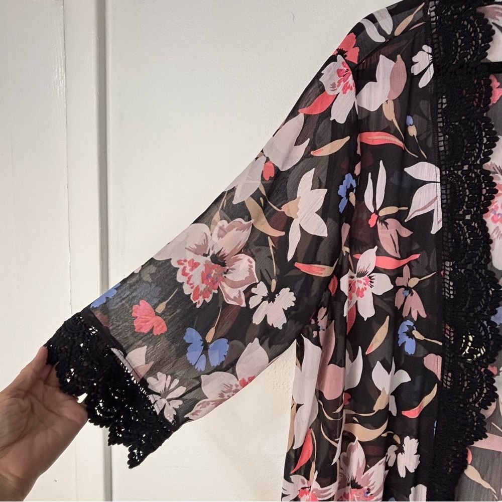 Torrid 1/2 Black Floral Asian Print Lace Trim Kimono Dark Cottagecore Romantic - Picture 3 of 13